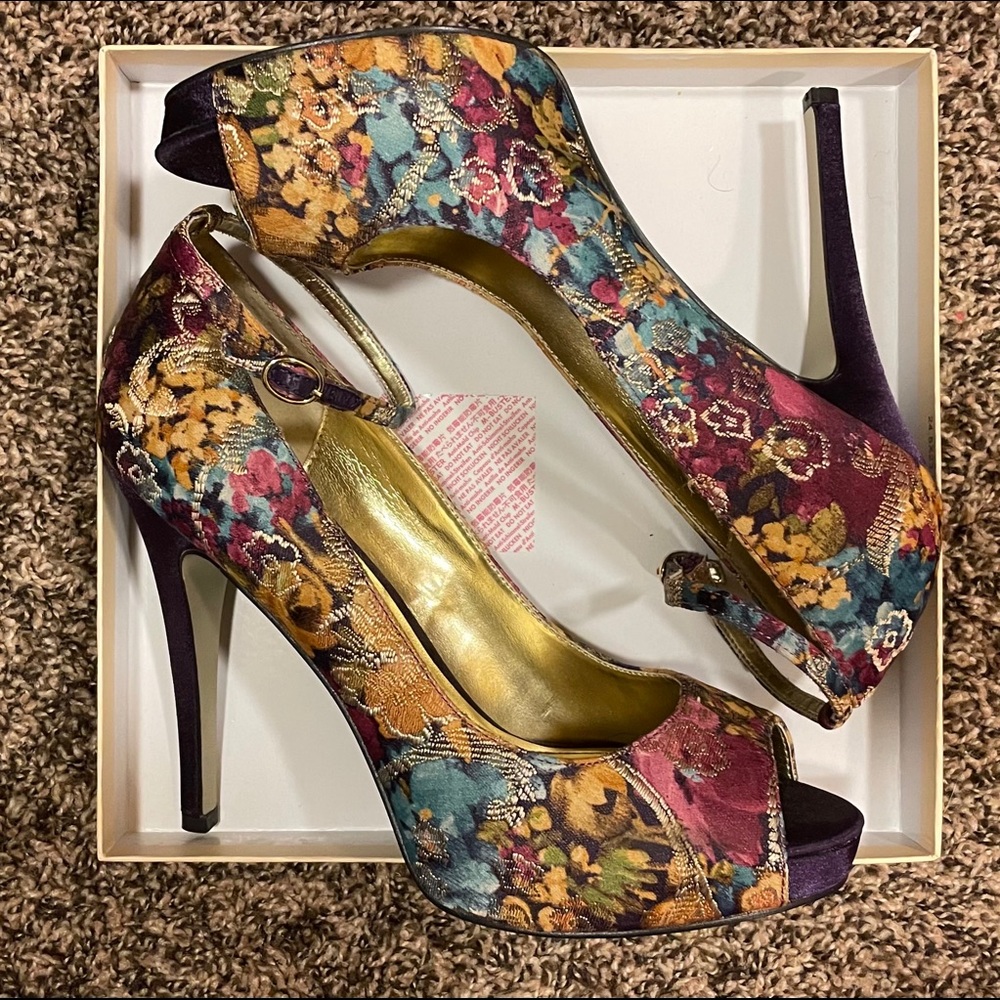 Martinez Valero Platform Peep Toe Pumps